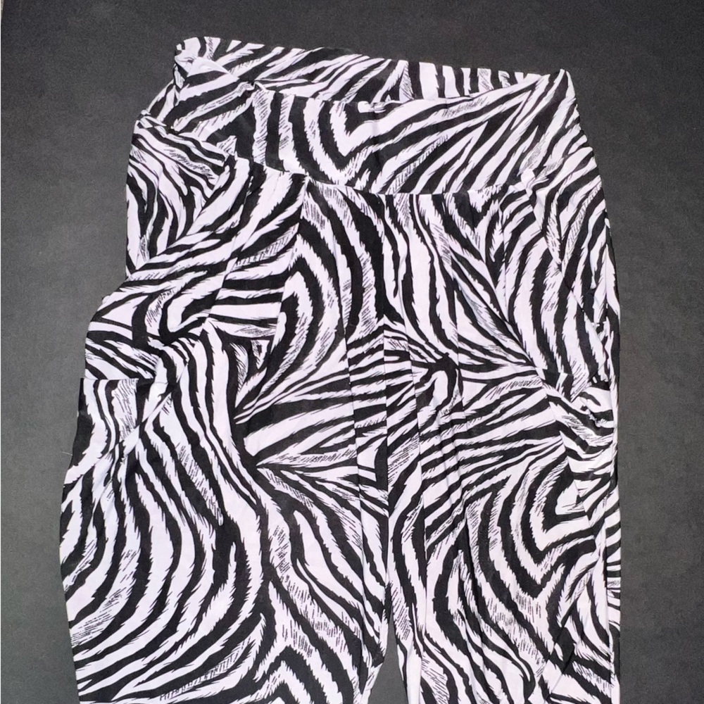 Zebra Print Black and White Capris Relaxed Fit